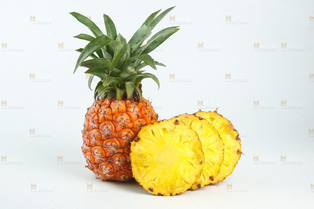 白底上的金钻凤梨
