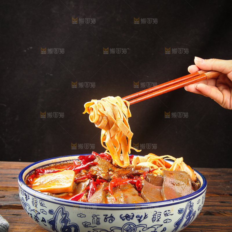 碗里的毛血旺
