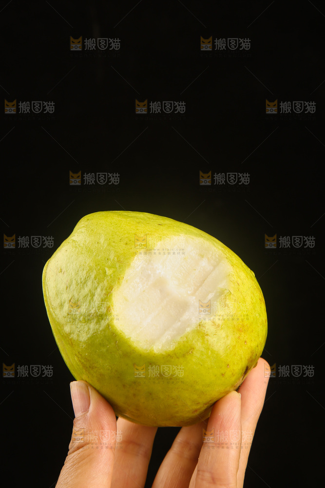 深底上的奶油芭乐
