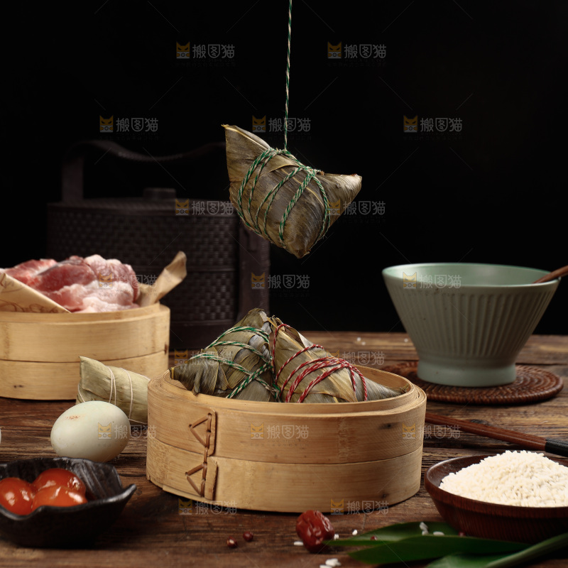 深底上的咸蛋黄棕