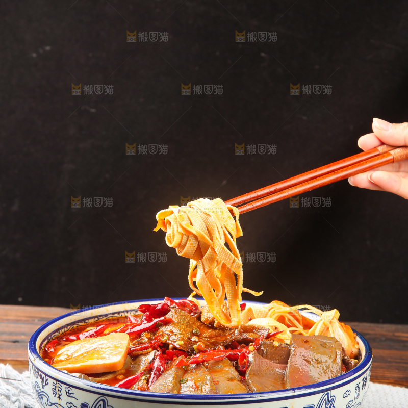 碗里的毛血旺