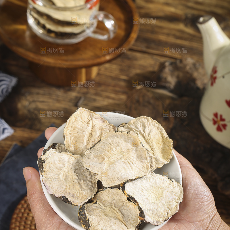 深底上的玛卡