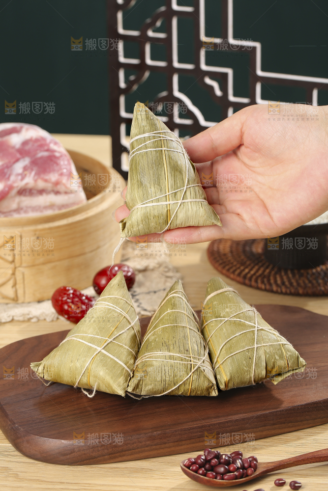 深底上的鲜肉粽