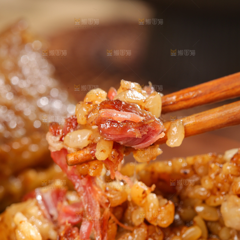深底上的鲜肉粽