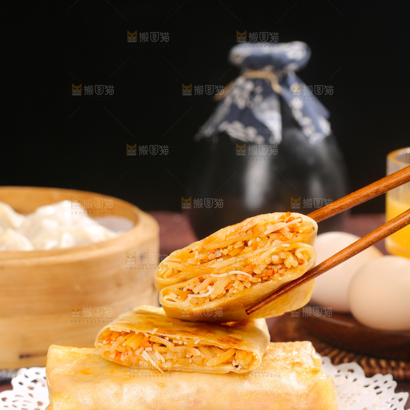 深底上的土豆三丝盒