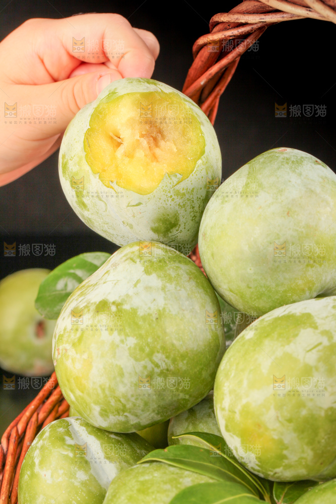 深底上的新鲜奈李