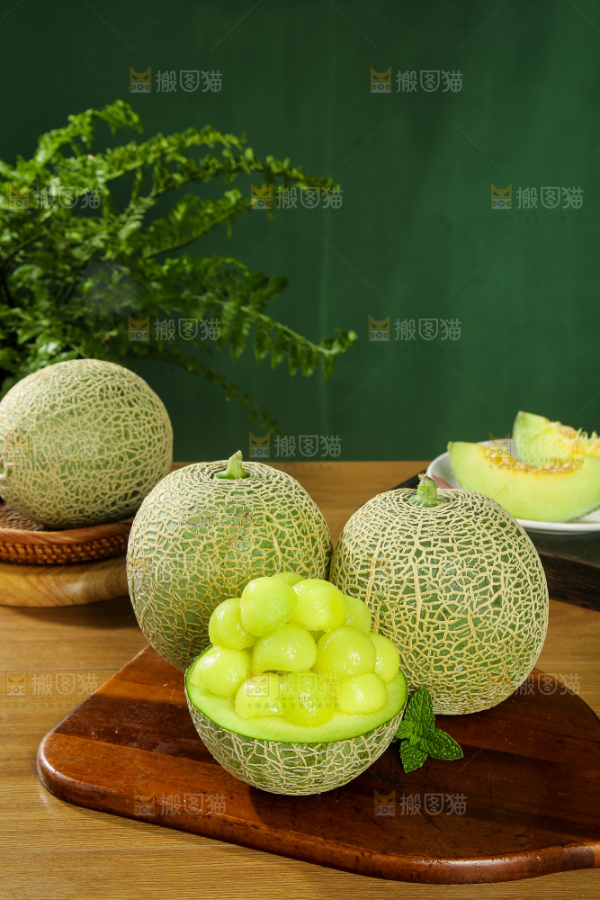 深底上的网纹蜜瓜