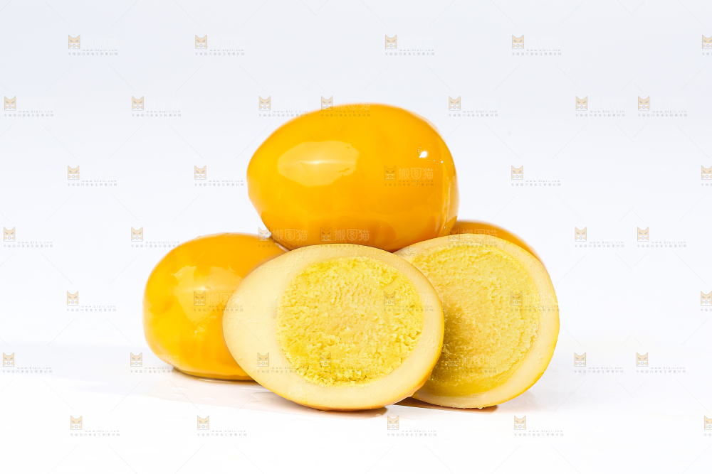 白底上的卤鹌鹑蛋
