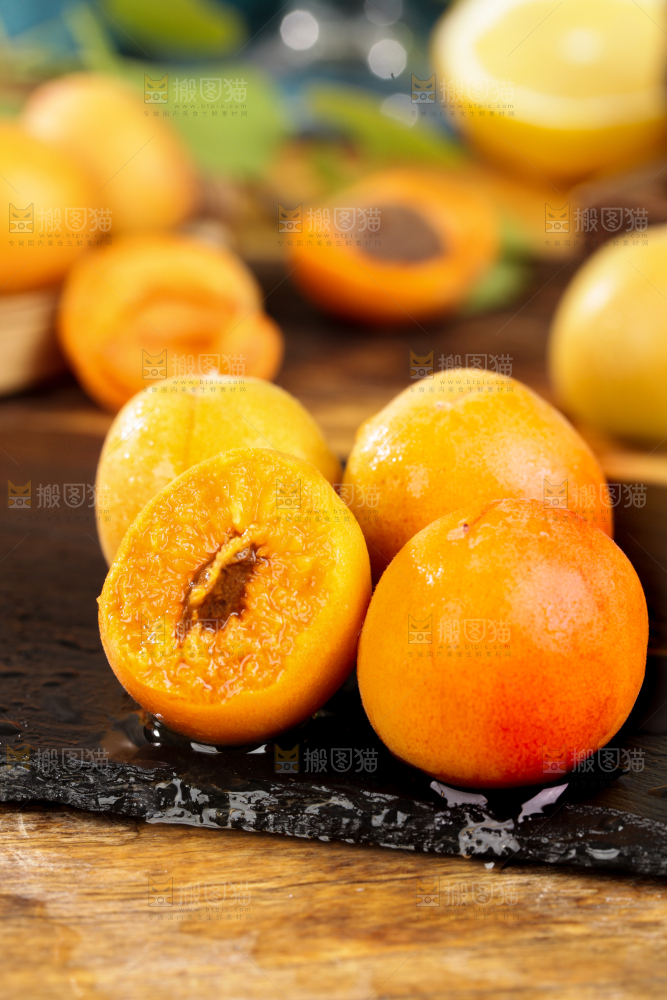 深底上的小红杏
