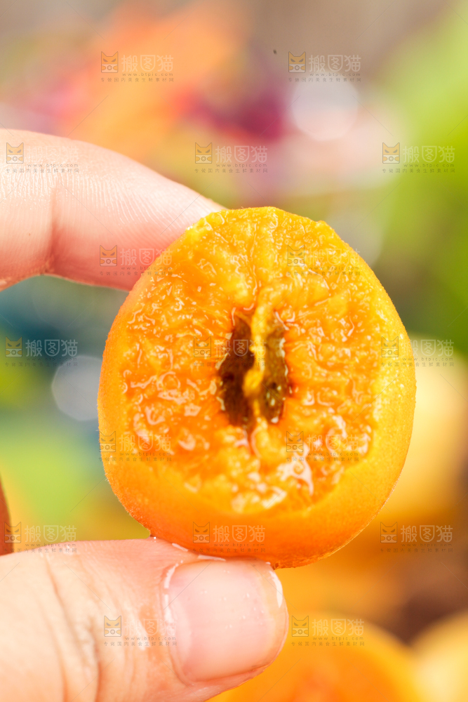 深底上的小红杏