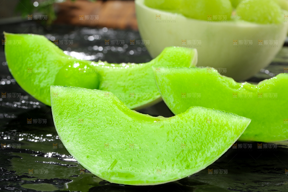 深底上的玉菇甜瓜