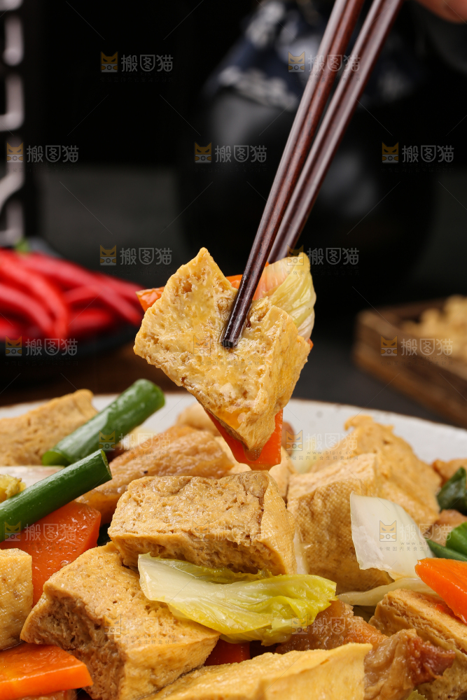 碗里的炖冻豆腐