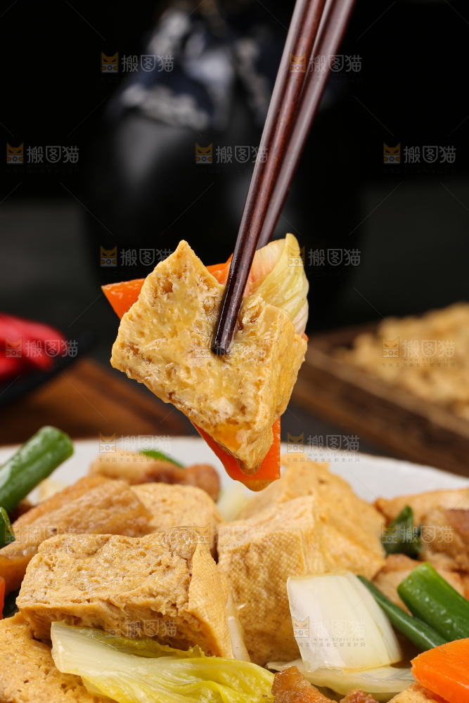 碗里的炖冻豆腐