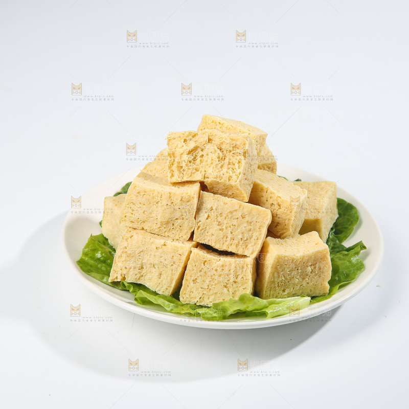 白底上的冻豆腐