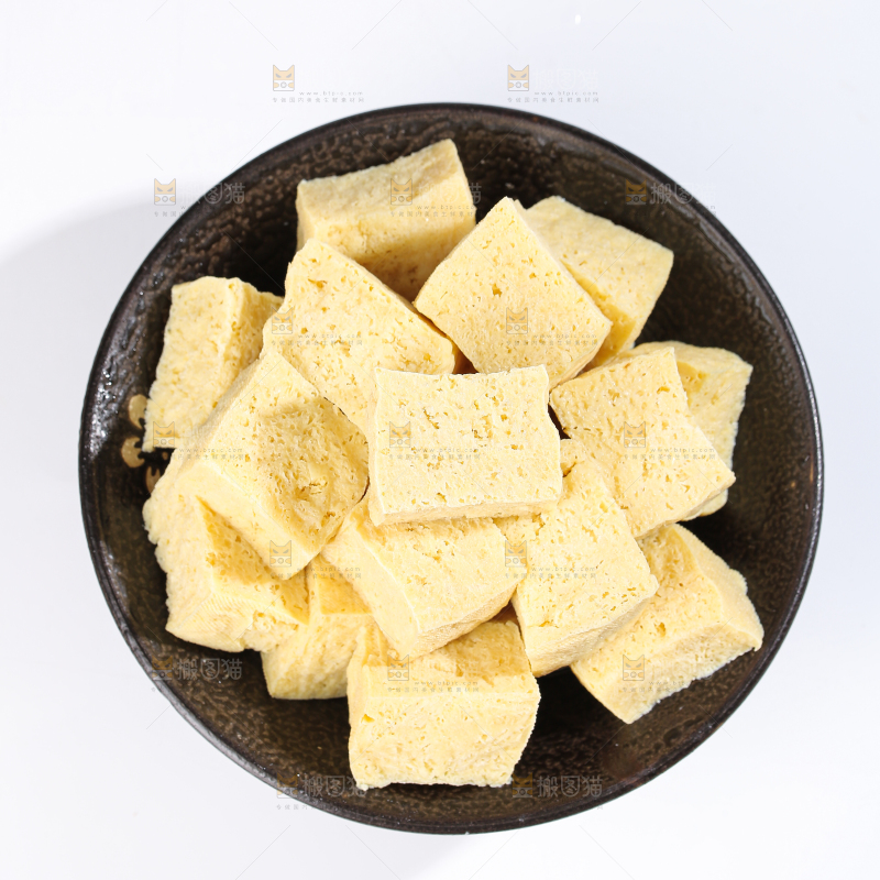 白底上的冻豆腐