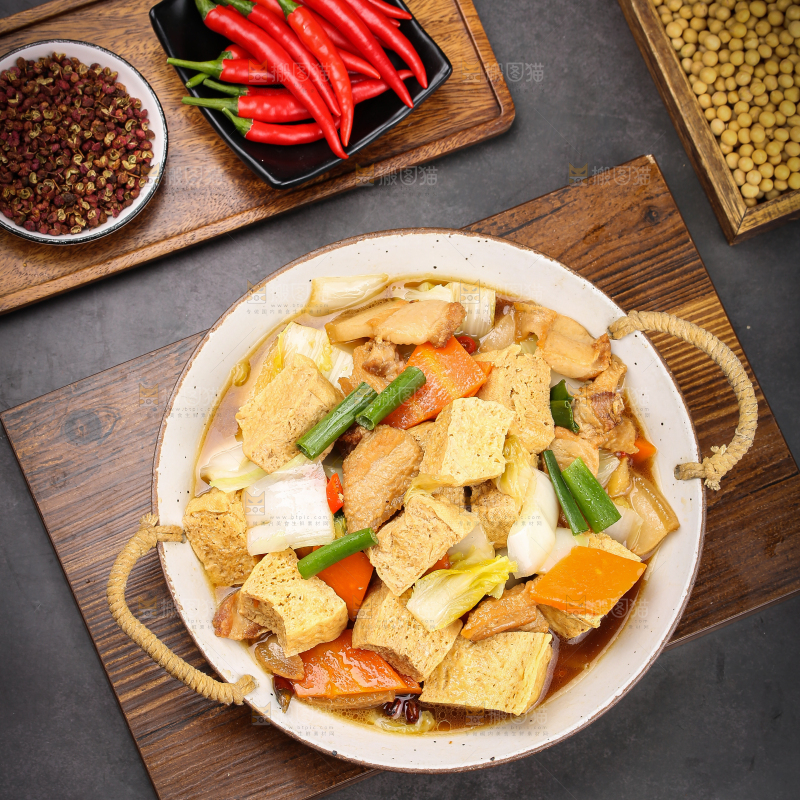 碗里的炖冻豆腐