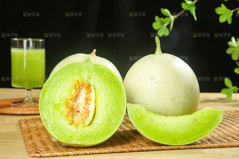 木底上的玉菇甜瓜