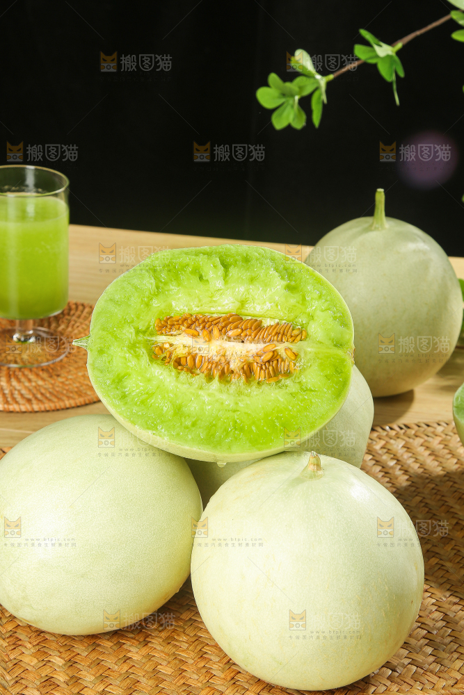 木底上的玉菇甜瓜