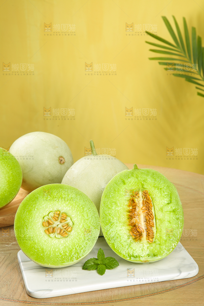 木底上的玉菇甜瓜