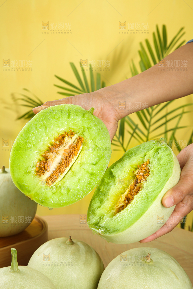 木底上的玉菇甜瓜
