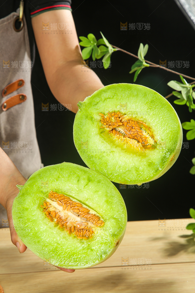 木底上的玉菇甜瓜