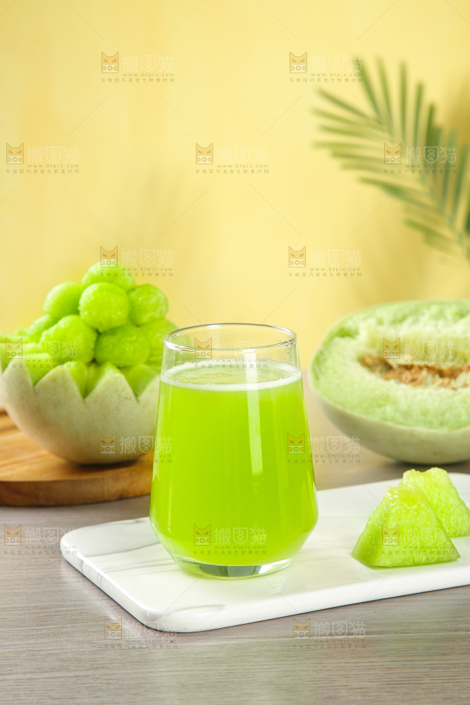 木底上的玉菇甜瓜