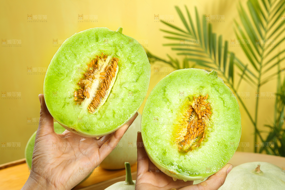 木底上的玉菇甜瓜