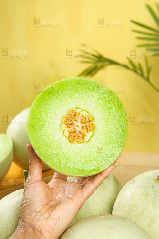 木底上的玉菇甜瓜