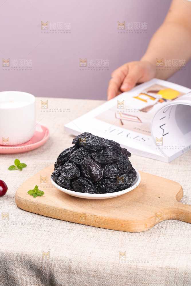 浅底上的新疆西梅干