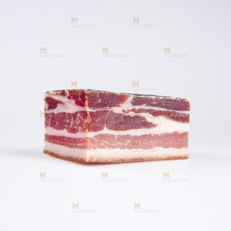 白底上的五花咸肉