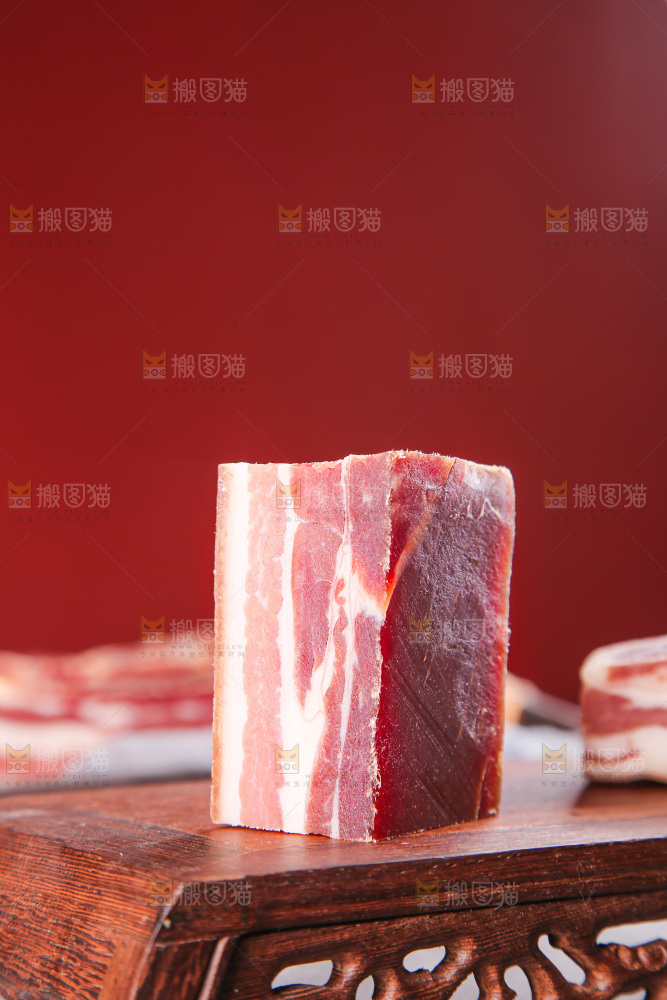 深底上的五花咸肉