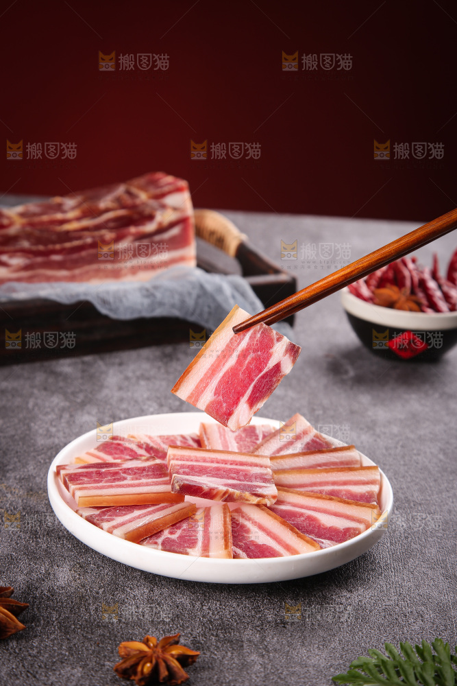深底上的五花咸肉