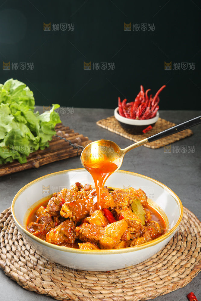 碗里的红烧牛腩