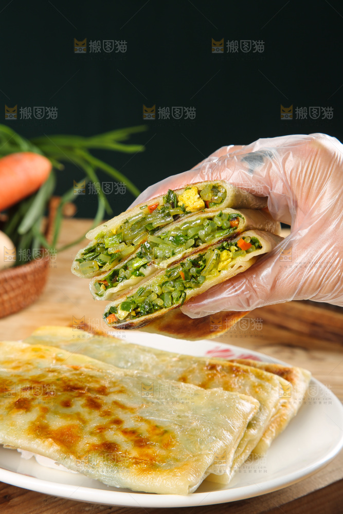 木底上的韭菜盒子