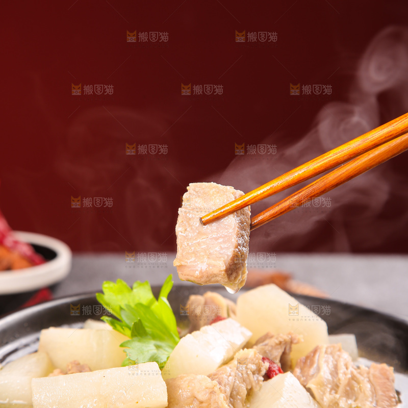 碗里的萝卜炖牛腩