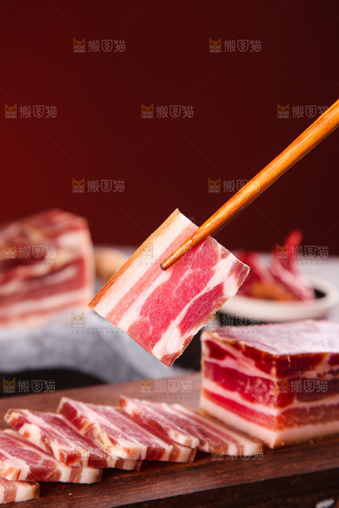 深底上的五花咸肉