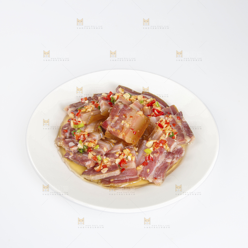 盘子里的咸腊肉