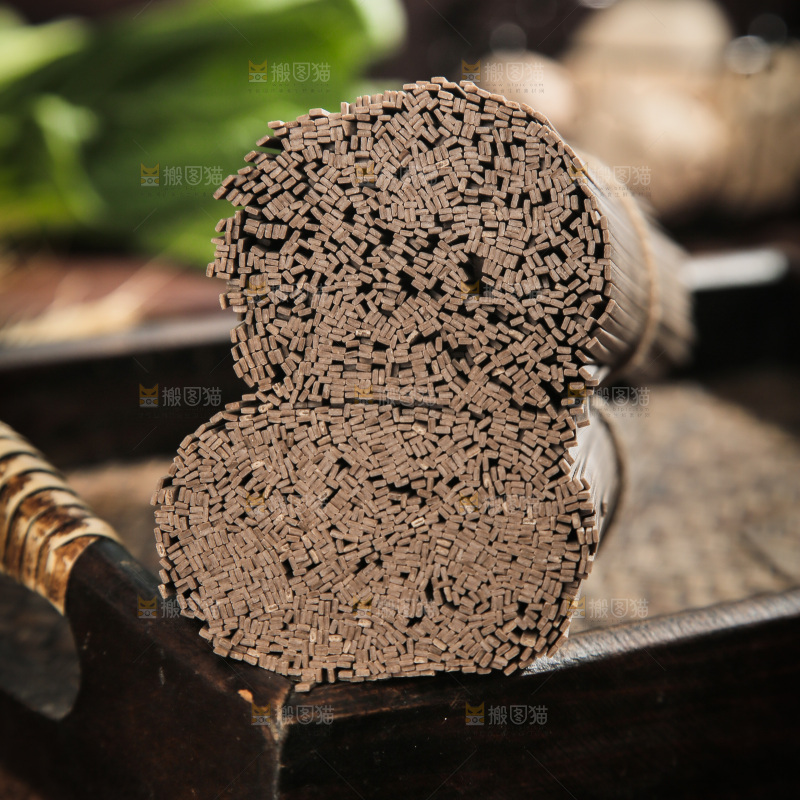 深底上的荞麦面