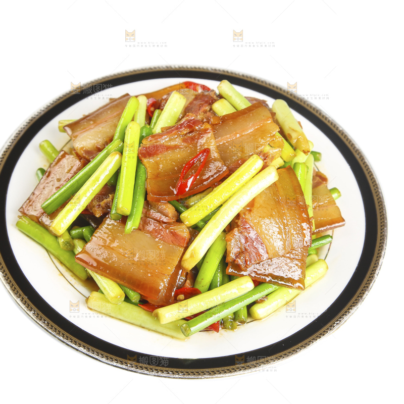 盘子里的蒜苔炒腊肉