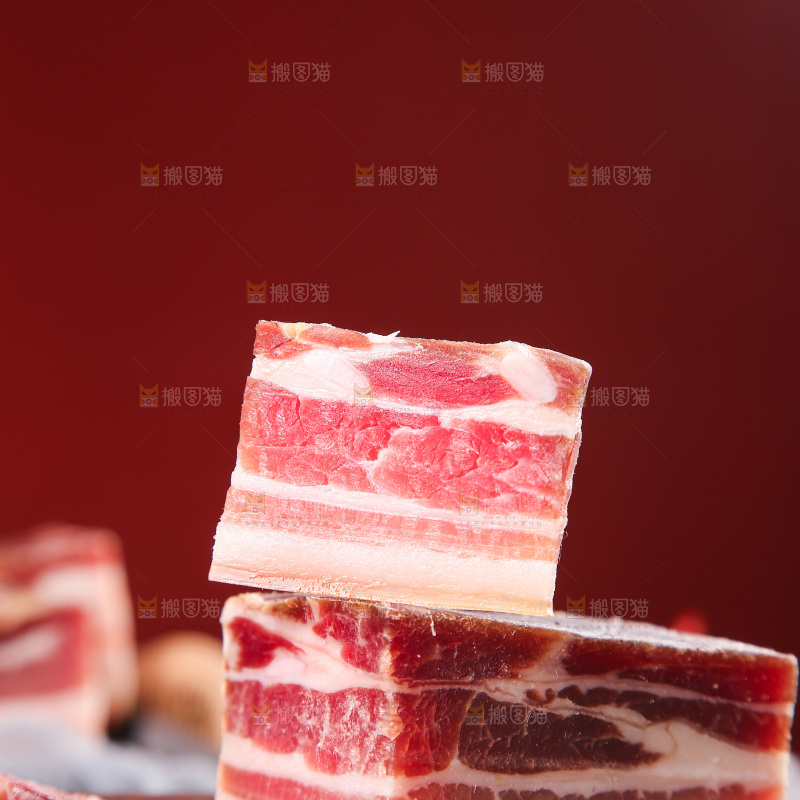 深底上的五花咸肉