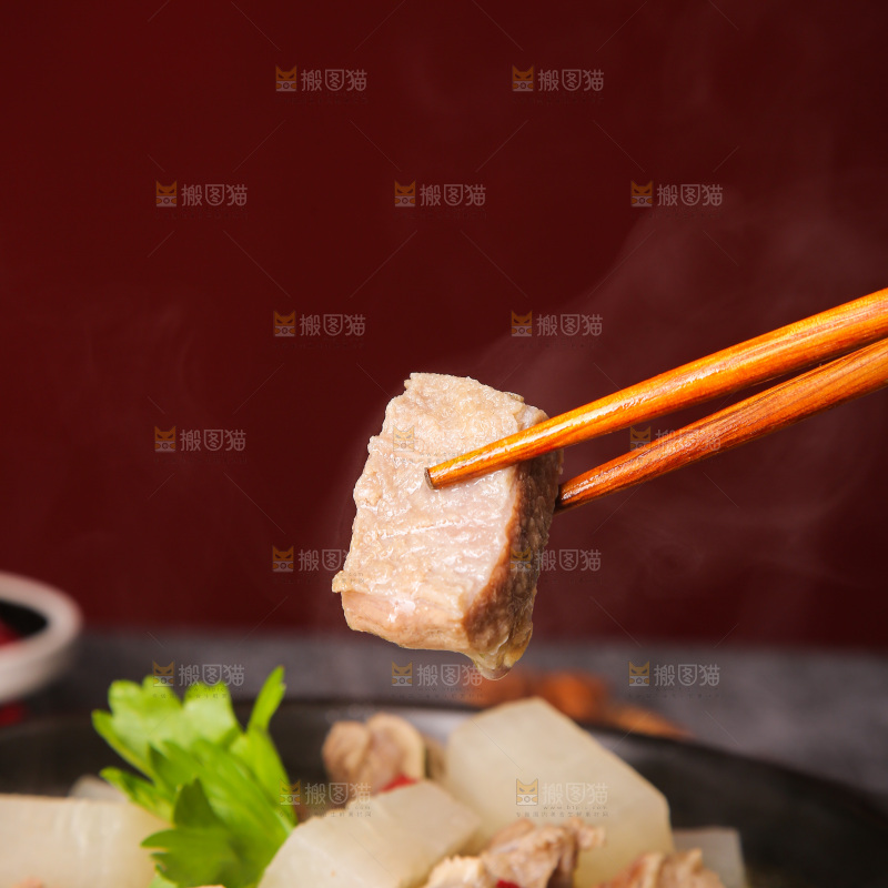碗里的萝卜炖牛腩