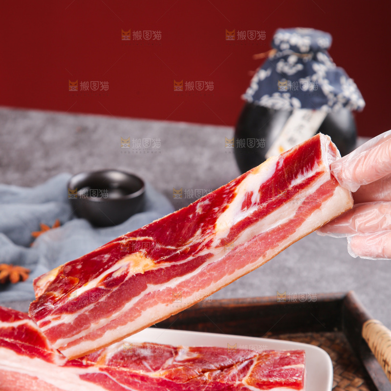 深底上的五花咸肉