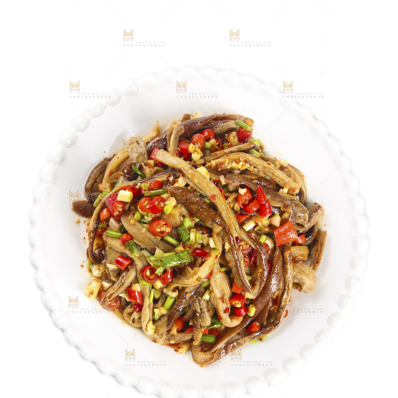盘子里的凉拌茄子干