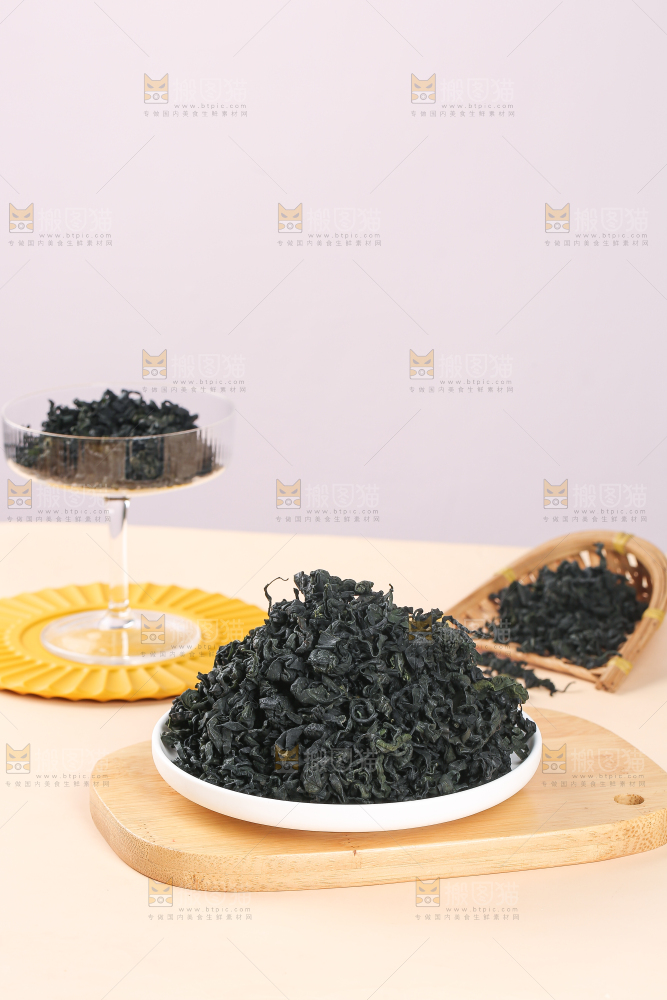 浅底上的裙带菜