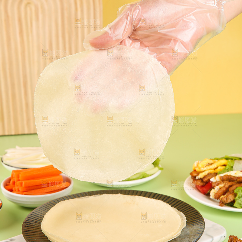 浅底上的卷饼