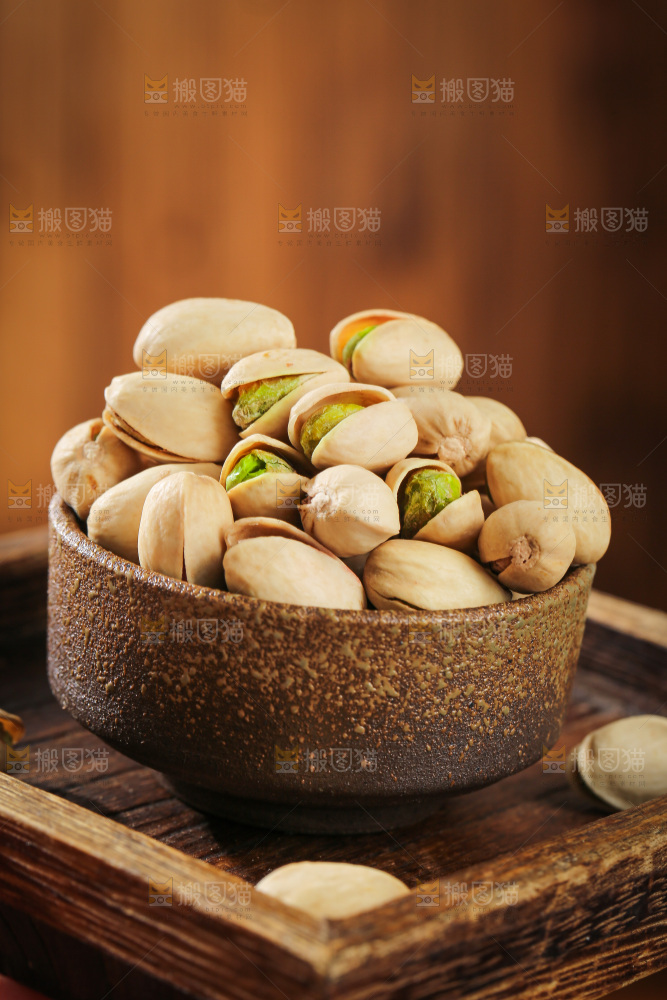 深底上的开心果