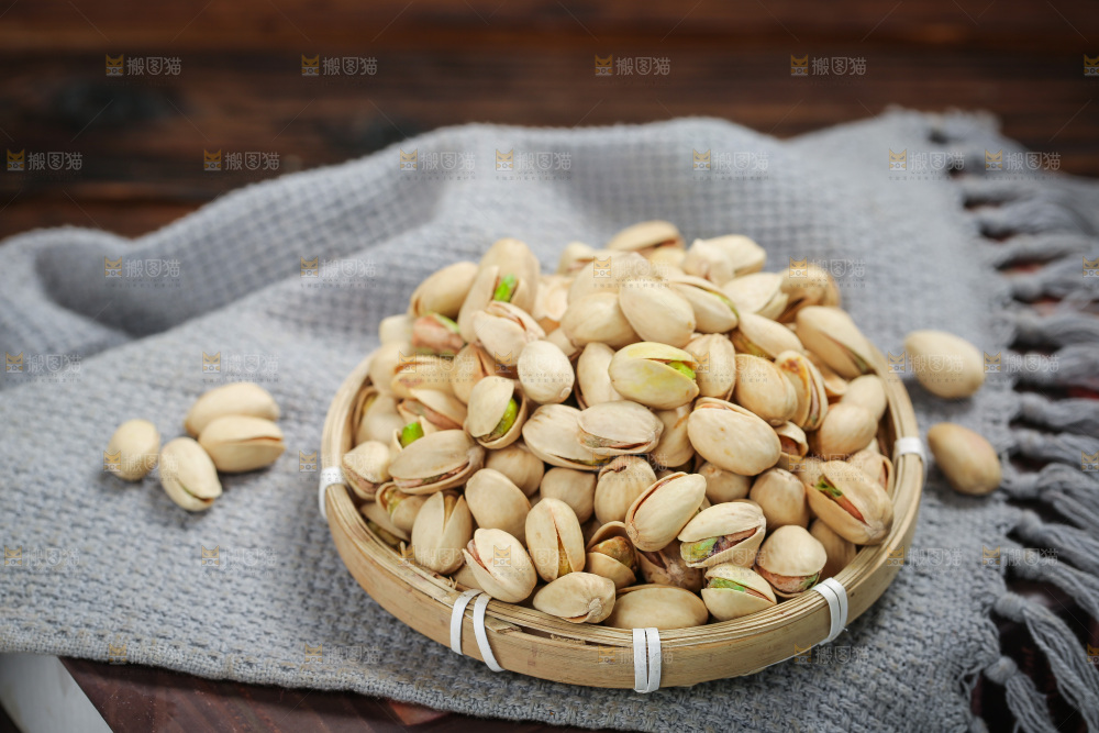 深底上的开心果