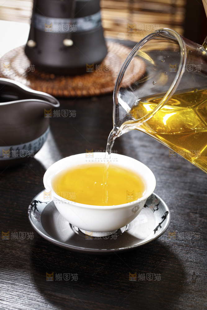 深底上的普洱茶