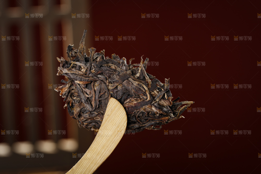 深底上的普洱茶
