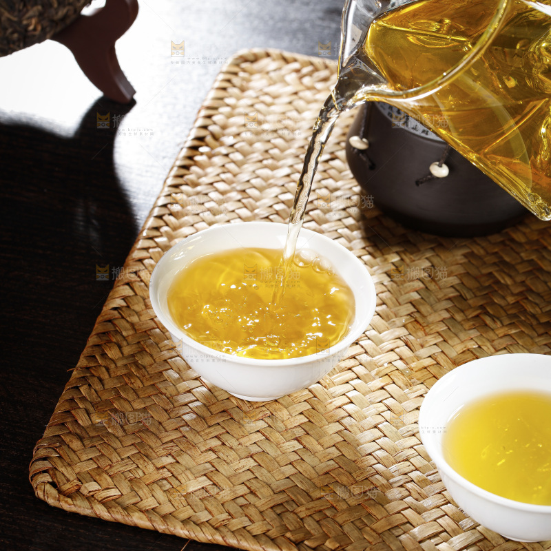 深底上的普洱茶